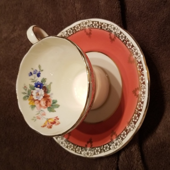 Aynsley Vintage C568 Teacup & Saucer Set Bone China Floral / Salmon, gold - Picture 5 of 17
